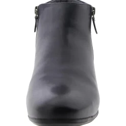 Aspen Leather Round Toe Ankle Boots