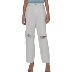 Balloon Destroyed Denim Ankle Jeans