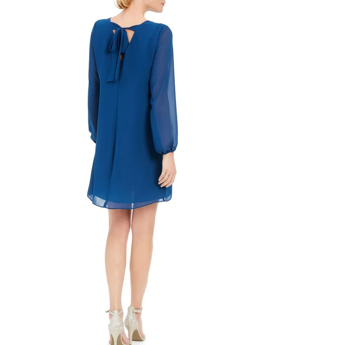 Bow Knee-Length Shift Dress