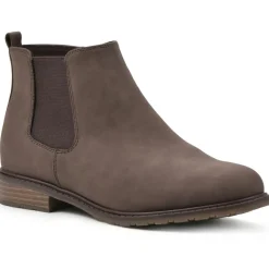 Caching Faux Leather Ankle Booties