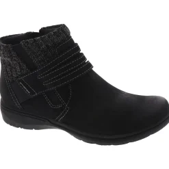 CARLEIGH LANE Cushioned Footbed Casual Ankle Boots
