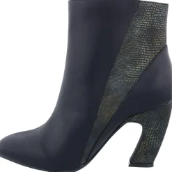 Cirque Pointed Toe Zip-Up Ankle Boots