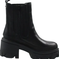 Lugged Sole Leather Chelsea Boots