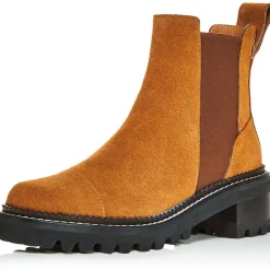 Lugged Sole Pull On Chelsea Boots