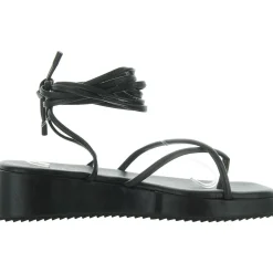 Naz Toe Loop Lace-Up