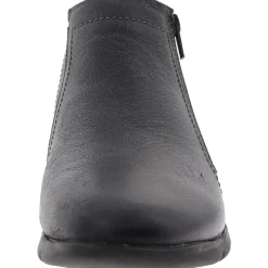 Pine Leather Ankle Booties