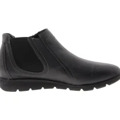 Pine Leather Ankle Booties