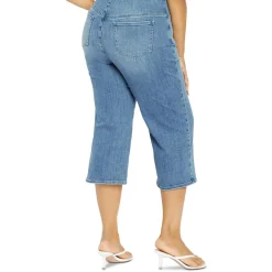 Plus Slimming Pull-on Capri Jeans
